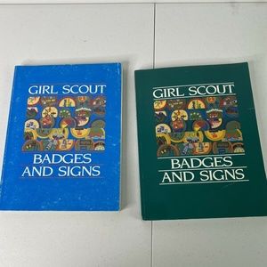 Girl Scout Badges and Signs Book 1990 Lot of 2 Green and Blue version Vintage